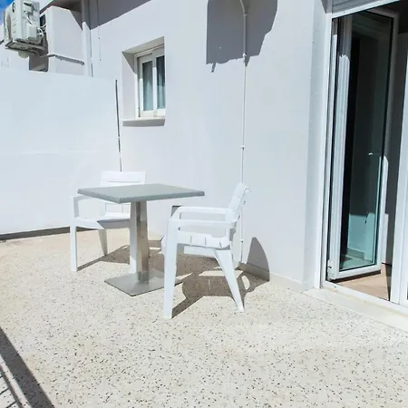 Silver Double With Balcony Atény